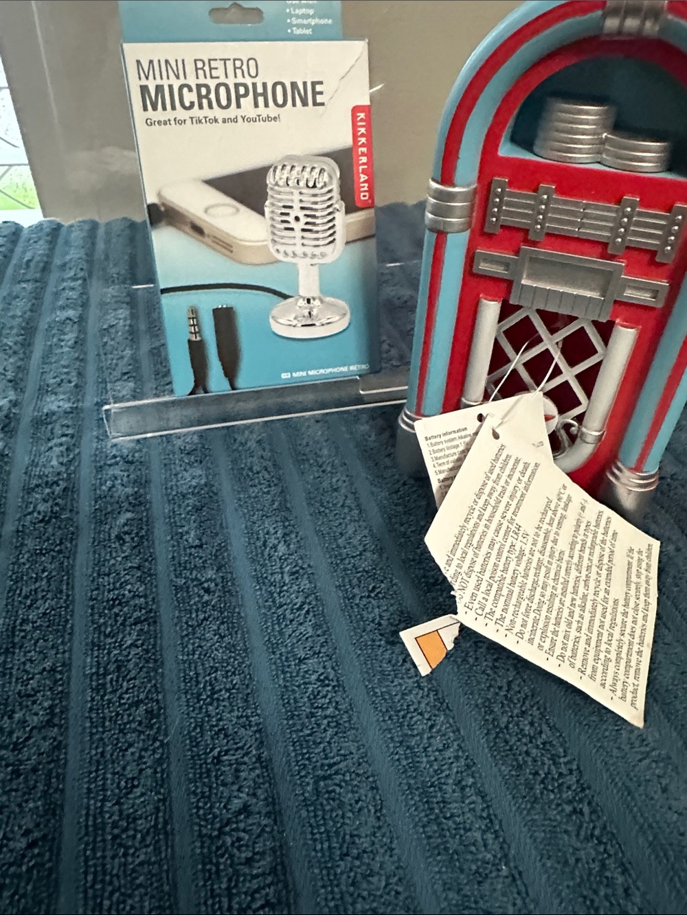 Retro mini microphone and light up Juke box NWT